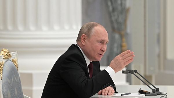 Russian President Vladimir Putin chairs a meeting with members of the Security Council, in Moscow, Russia. - Sputnik International
