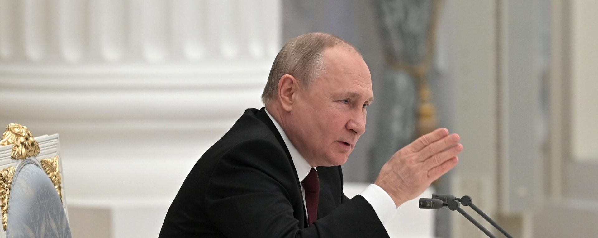 Russian President Vladimir Putin chairs a meeting with members of the Security Council, in Moscow, Russia. Russian President Vladimir Putin chairs a meeting with members of the Security Council, in Moscow, Russia. - Sputnik International, 1920, 21.02.2022