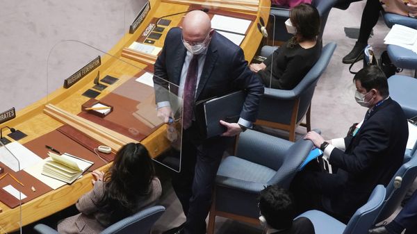Russia's UN Ambassador Vasily Nebenzya leaves the UN Security Council before the addresses by Ukraine's Ambassador Sergiy Kyslytsya, Monday, Jan. 31, 2022 - Sputnik International