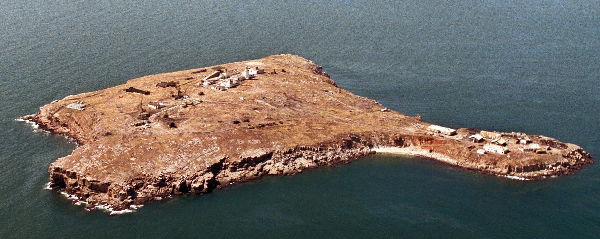 (FILES) A picture taken on September 2005 shows Ukraine's Black Sea Serpents' Island which was owned by Romania until 1948 when it was ceded to the then-Soviet Union. - Sputnik International, 1920, 26.02.2022