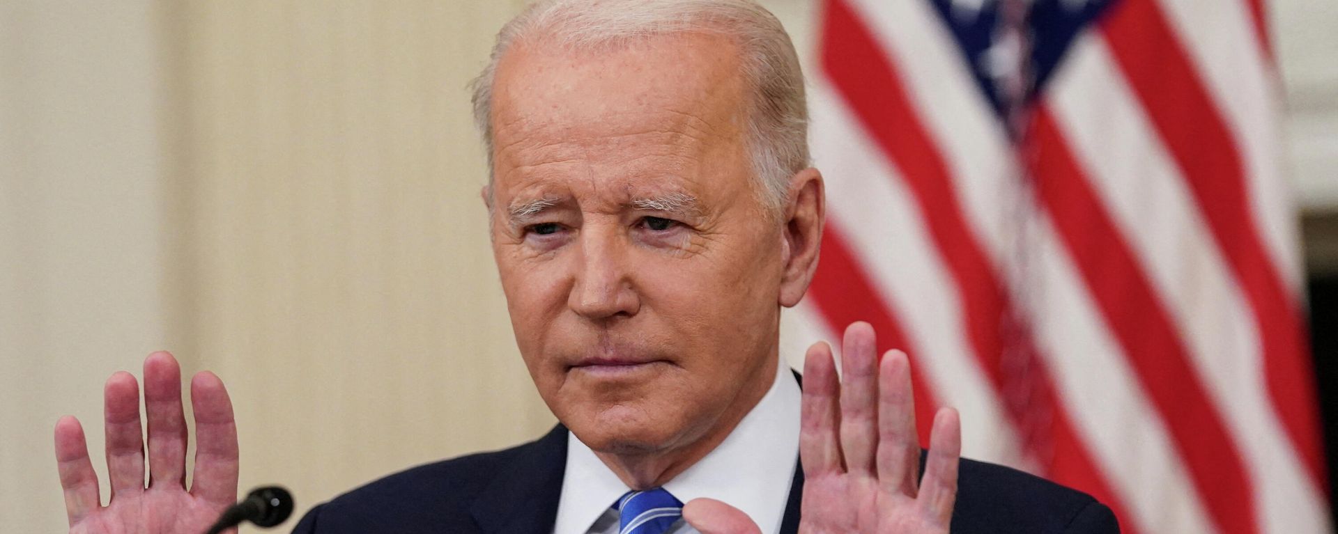 U.S. President Joe Biden reacts to questions about U.S. Supreme Court Justice Stephen Breyer after it was reported Breyer will retire at the end of the court's current term, as he hosts chief executives of major U.S. companies at the White House in Washington, U.S., January 26, 2022. - Sputnik International, 1920, 02.03.2022