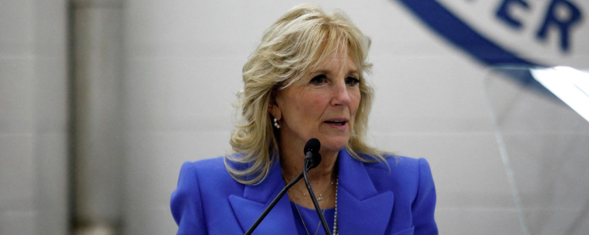 U.S. First Lady Jill Biden delivers remarks during a closed discussion and book reading event with U.S. military families and Blue Star families at the U.S. Coast Guard Air Station Miami in Opa-Locka Executive Airport, in Opa-Locka, Florida, U.S. February 18, 2022 U.S. First Lady Jill Biden delivers remarks during a closed discussion and book reading event with U.S. military families and Blue Star families at the U.S. Coast Guard Air Station Miami in Opa-Locka Executive Airport, in Opa-Locka, Florida, U.S. February 18, 2022 - Sputnik International, 1920, 01.03.2022