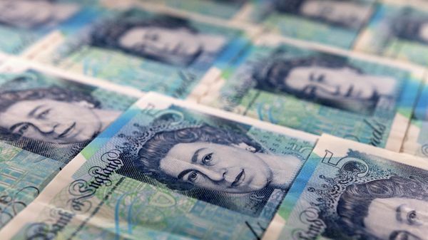 Pound banknotes are seen in this illustration taken March 1, 2022. REUTERS/Dado Ruvic/Illustration - Sputnik International