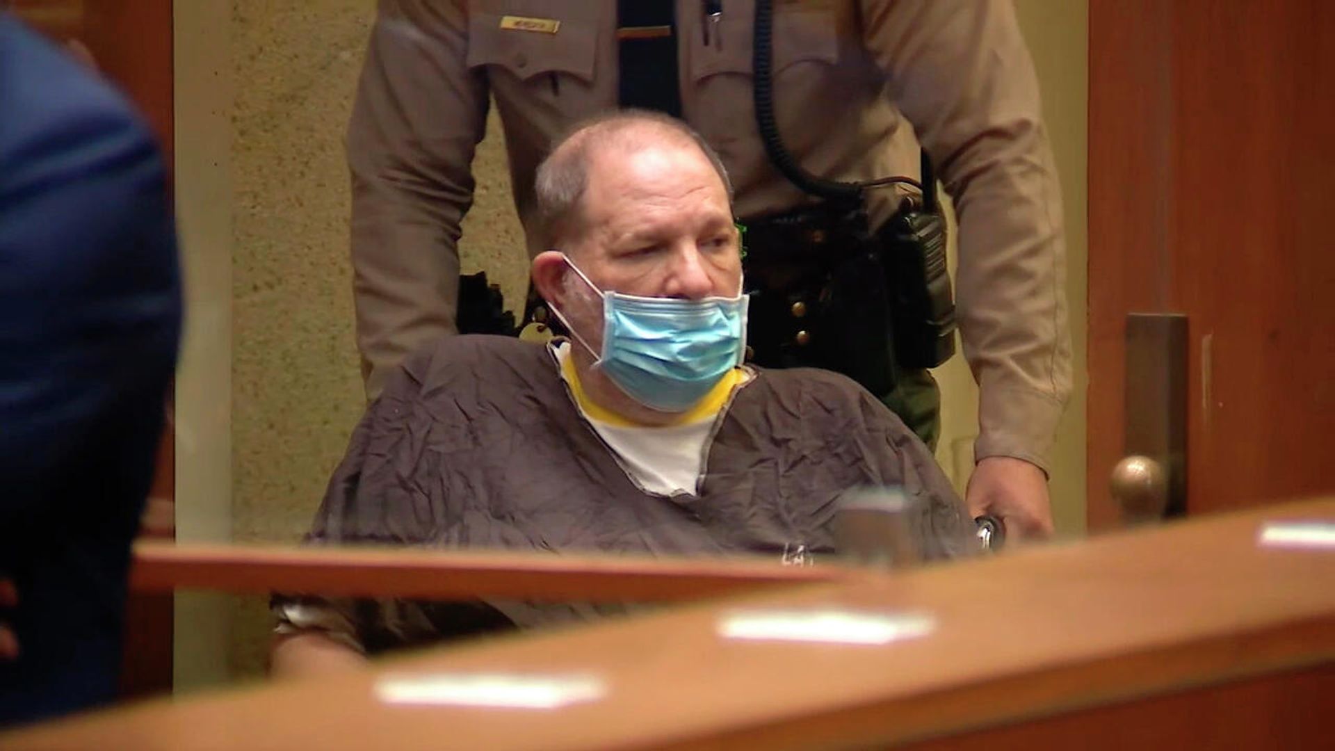 In this image taken from KABC pool video, Harvey Weinstein, the 69-year-old convicted rapist and disgraced movie mogul, arrives in a wheelchair to an arraignment hearing, Wednesday, July 21, 2021, in Los Angeles. Weinstein pleaded not guilty Wednesday to four counts of rape and seven other sexual assault counts in California - Sputnik International, 1920, 25.08.2022