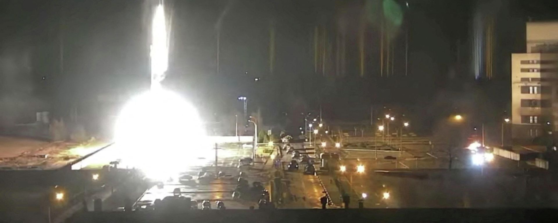 Surveillance camera footage shows a flare landing at the Zaporozhye nuclear power plant during shelling in Energodar, Ukraine, March 4, 2022, in this screengrab from a video obtained from social media - Sputnik International, 1920, 03.03.2022