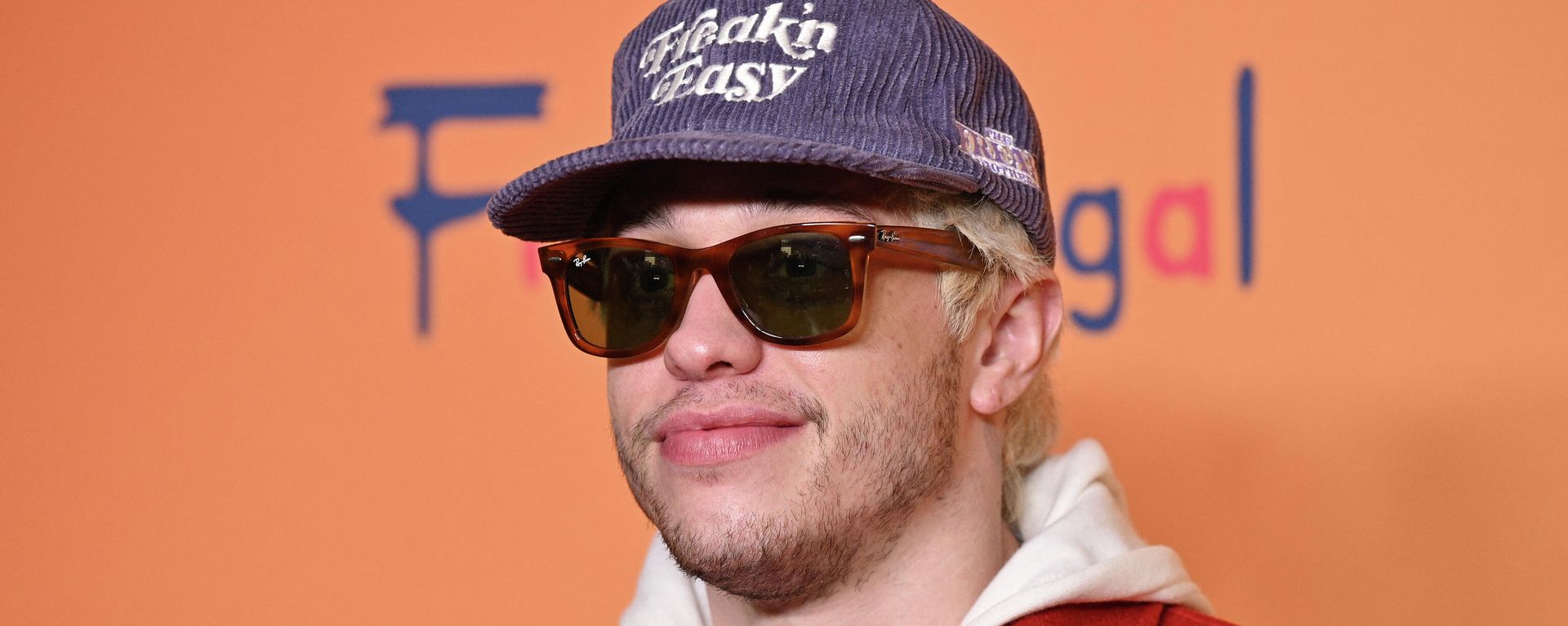 US actor-comedian Pete Davidson arrives for Tubi's The Freak Brothers experience at Fred Segal in Los Angeles on December 6, 2021. US actor-comedian Pete Davidson arrives for Tubi's The Freak Brothers experience at Fred Segal in Los Angeles on December 6, 2021. - Sputnik International, 1920, 14.03.2022