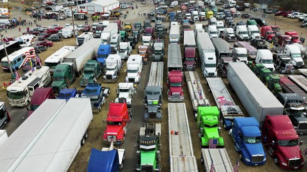 Vehicles are parked as part of a rally at Hagerstown Speedway, after some of them arrived as part of a convoy that traveled across the country to protest coronavirus disease (COVID-19) related mandates and other issues, in an aerial view over Hagerstown, Maryland, U.S., March 5, 2022.  - Sputnik International