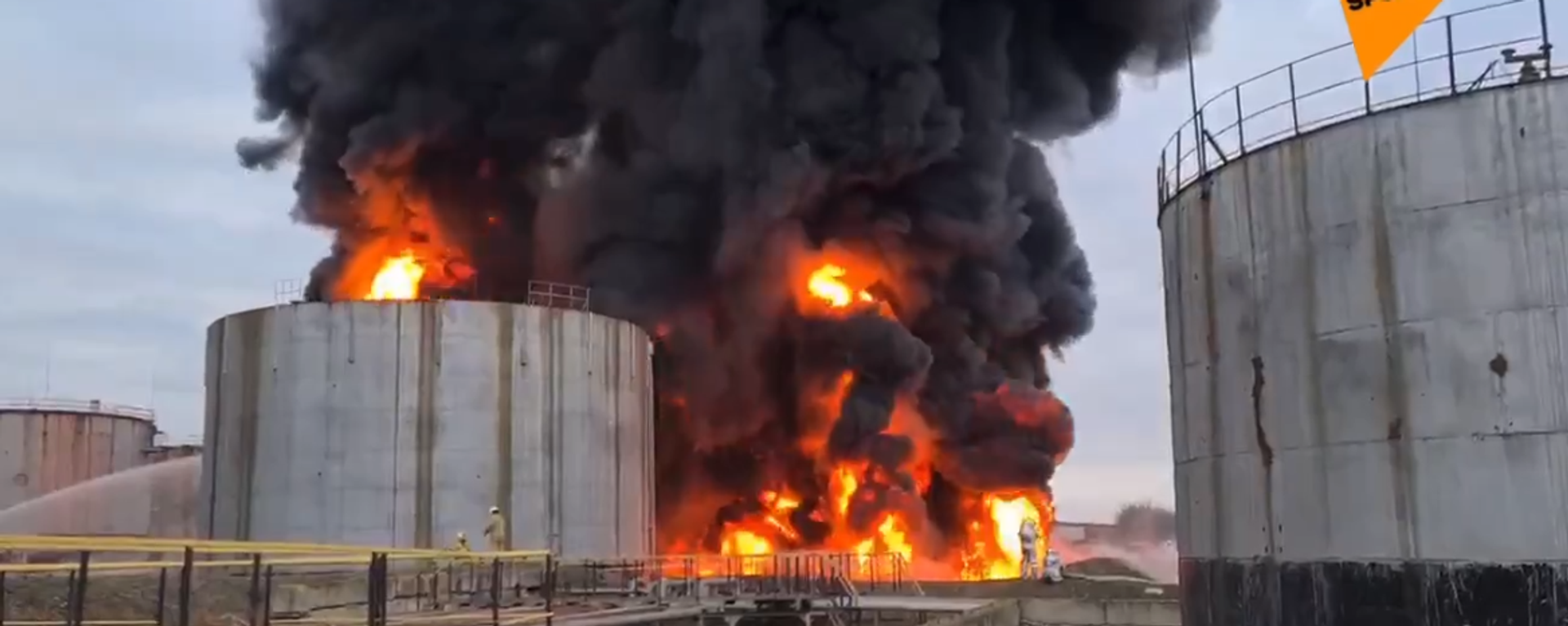 Fire at Lugansk oil depot - Sputnik International, 1920, 07.03.2022