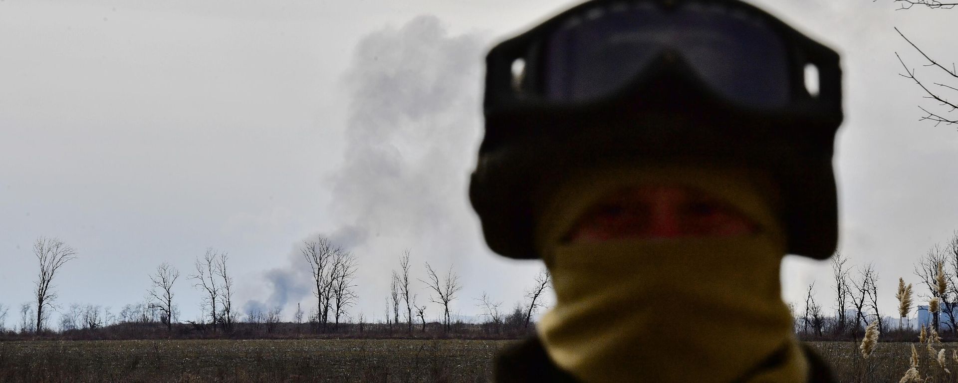 Donetsk People's Republic forces' serviceman at a checkpoint in the vicinity of Mariupol. - Sputnik International, 1920, 08.03.2022
