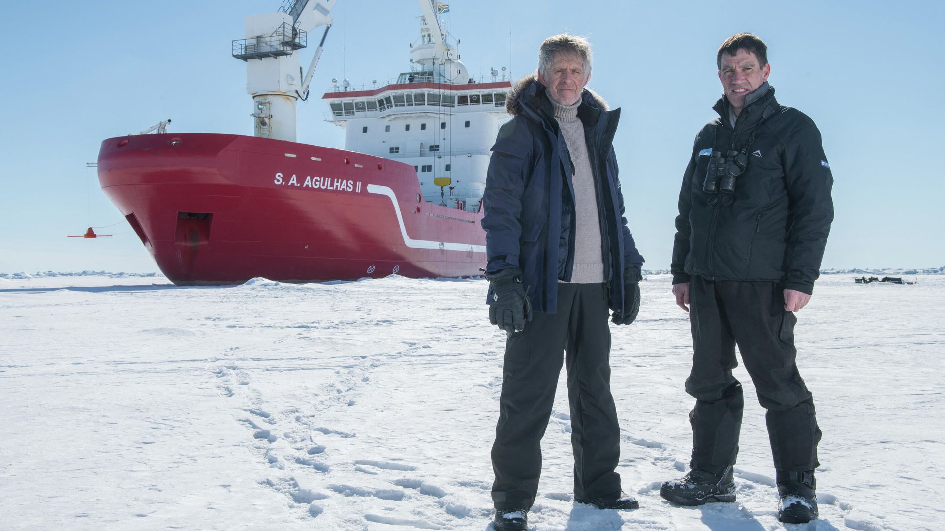This handout picture taken in Antarctica's Weddell sea on February 20, 2022, and released by the Falklands Maritime Heritage Trust shows Menson Bound, Director of Exploration of Endurance22 expedition (L) and John Shears, Expedition Leader, with SA Agulhas II in the background This handout picture taken in Antarctica's Weddell sea on February 20, 2022, and released by the Falklands Maritime Heritage Trust shows Menson Bound, Director of Exploration of Endurance22 expedition (L) and John Shears, Expedition Leader, with SA Agulhas II in the background - Sputnik International, 1920, 09.03.2022