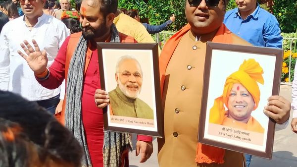 Bharatiya Janata Party Celebrating Outside BJP Office, New Delhi  - Sputnik International