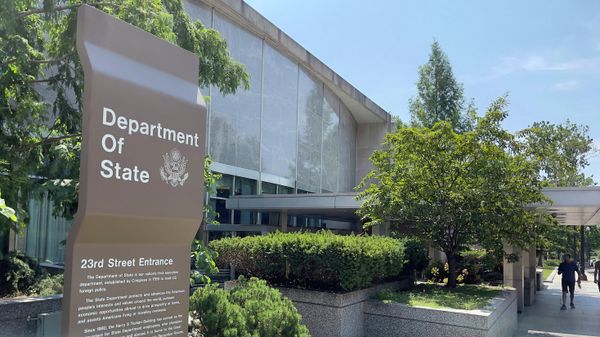 A sign pointing at the United States Department of State is pictured in Washington, DC on August 6, 2021. - Sputnik International