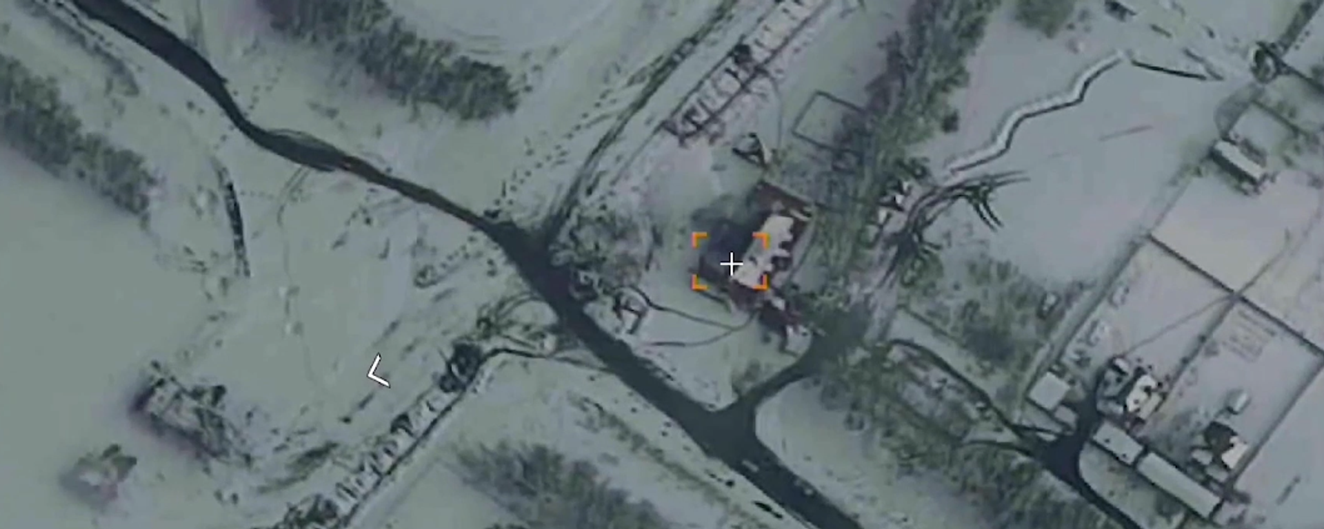 The Russian MoD has shown a video of a Forpost drone in action — destroying a stronghold of Ukrainian nationalists from a height of about four kilometres The Russian MoD has shown a video of a Forpost drone in action — destroying a stronghold of Ukrainian nationalists from a height of about four kilometres - Sputnik International, 1920, 11.03.2022
