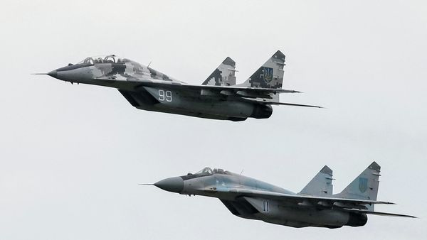MIG-29 fighter aircrafts fly at a military air base in Vasylkiv, Ukraine, August 3, 2016. - Sputnik International