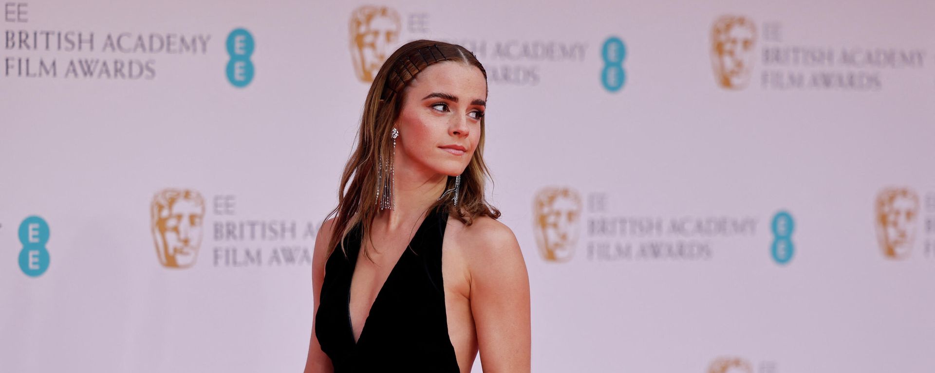 British actress Emma Watson poses on the red carpet upon arrival at the BAFTA British Academy Film Awards at the Royal Albert Hall, in London, on March 13, 2022. British actress Emma Watson poses on the red carpet upon arrival at the BAFTA British Academy Film Awards at the Royal Albert Hall, in London, on March 13, 2022. - Sputnik International, 1920, 14.03.2022