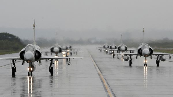 Taiwan Air Force Mirage-2000 fighter jets taxi during military drills to test readiness ahead of Lunar New Year, in Hsinchu, Taiwan January 16, 2019 - Sputnik International