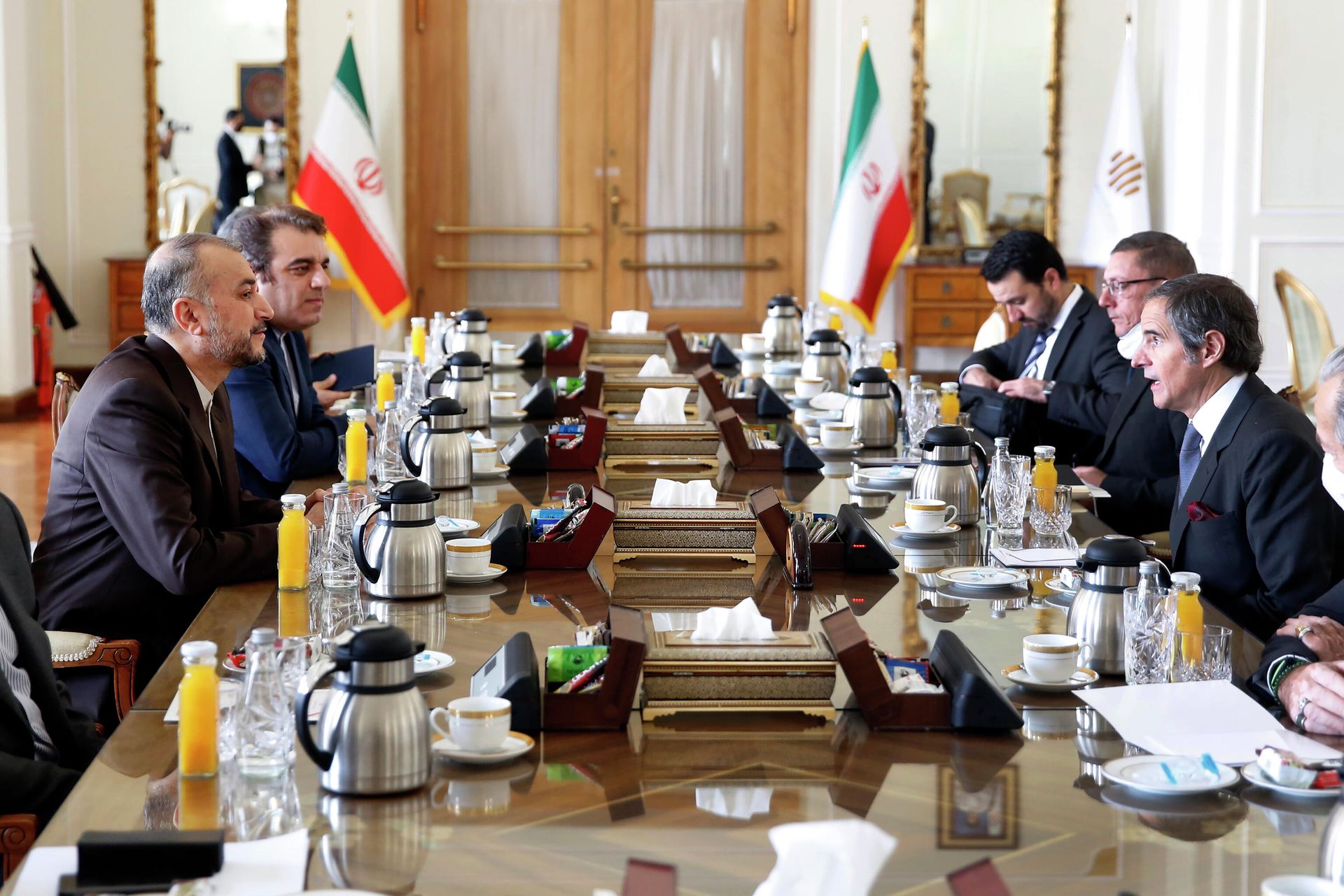 International Atomic Energy Organization, IAEA, Director General Rafael Mariano Grossi, right, speaks with with Iran's Foreign Minister Hossein Amirabdollahian, left, during their meeting in Tehran, Saturday, March 5, 2022. International Atomic Energy Organization, IAEA, Director General Rafael Mariano Grossi, right, speaks with with Iran's Foreign Minister Hossein Amirabdollahian, left, during their meeting in Tehran, Saturday, March 5, 2022. - Sputnik International, 1920, 20.09.2022