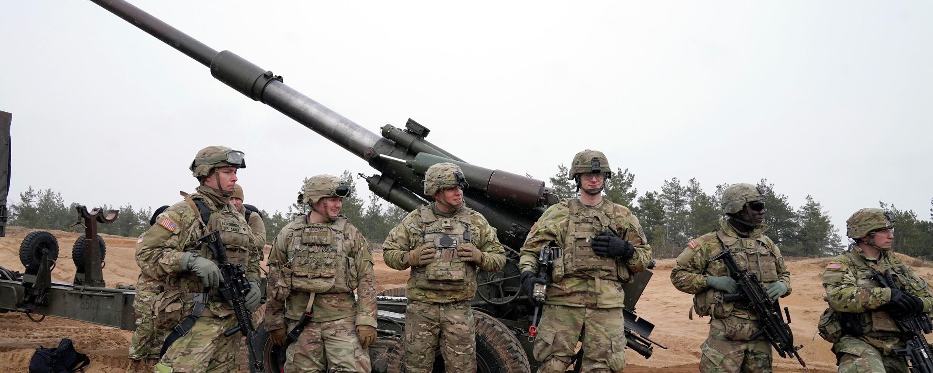 U.S. troops stand during military drills at Adazi Military base in Kadaga, Latvia, Tuesday, March. 8, 2022 - Sputnik International, 1920, 14.07.2023
