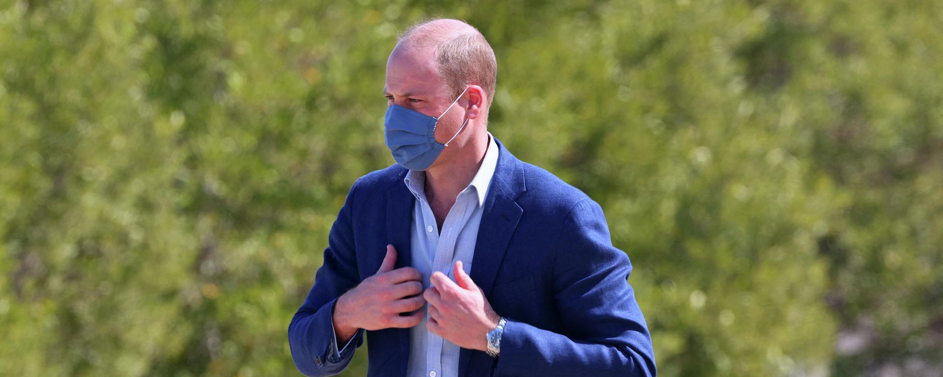 Britain's Prince William, Duke of Cambridge, gestures as he tours they tour the Jubail Magrove Park in Abu Dhabi during an official visit to the United Arab Emirates on February 10, 2022 - Sputnik International, 1920, 19.03.2022
