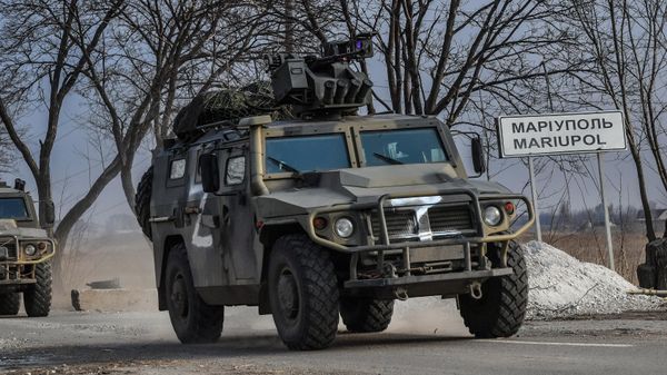 Armored vehicles of DPR Peoples Militia are seen on the outskirts of the city of Mariupol, Donetsk People's Republic - Sputnik International