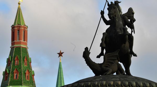 Statue of George the Victorious on Manezhnaya Square. - Sputnik International