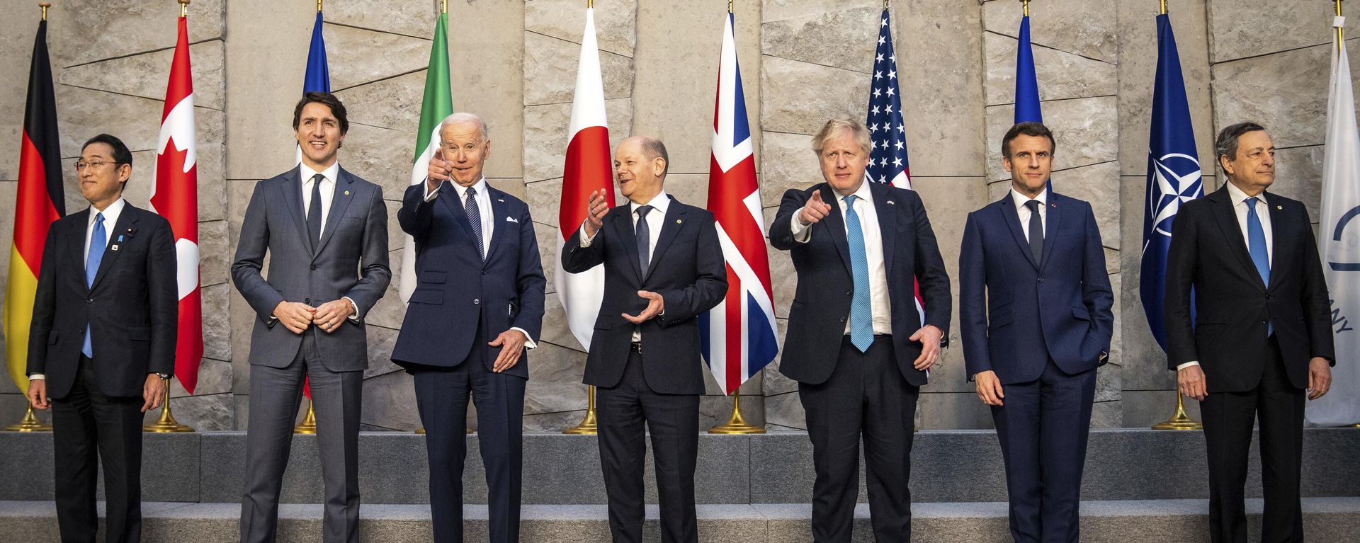 From left, Japan's Prime Minister Fumio Kishida, Canadian Prime Minister Justin Trudeau, U.S. President Joe Biden, German Chancellor Olaf Scholz, British Prime Minister Boris Johnson, French President Emmanuel Macron and Italian Prime Minister Mario Draghi pose for a group photo during an extraordinary NATO summit at NATO headquarters in Brussels, Belgium, Thursday, March 24, 2022. - Sputnik International, 1920, 07.04.2022