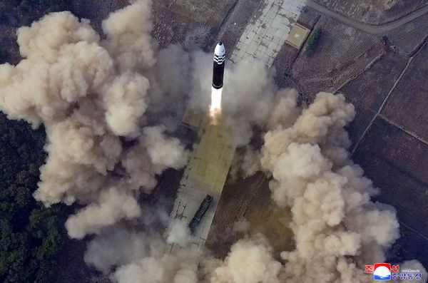 This picture taken on 24 March 2022 and released by North Korea's official Korean Central News Agency (KCNA) on 25 March 2022 shows the test launch of a new type of Intercontinental Ballistic Missile (ICBM) Hwasong-17 of North Korea's strategic forces in an undisclosed location in North Korea. - Sputnik International