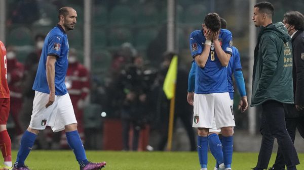 Italy's Jorginho, right, cries as his teammate walks after their team's got eliminated in the World Cup qualifying play-offsoccer match between Italy and North Macedonia, at Renzo Barbera stadium, in Palermo, Italy, Thursday, March 24, 2022 Italy's Jorginho, right, cries as his teammate walks after their team's got eliminated in the World Cup qualifying play-offsoccer match between Italy and North Macedonia, at Renzo Barbera stadium, in Palermo, Italy, Thursday, March 24, 2022 - Sputnik International