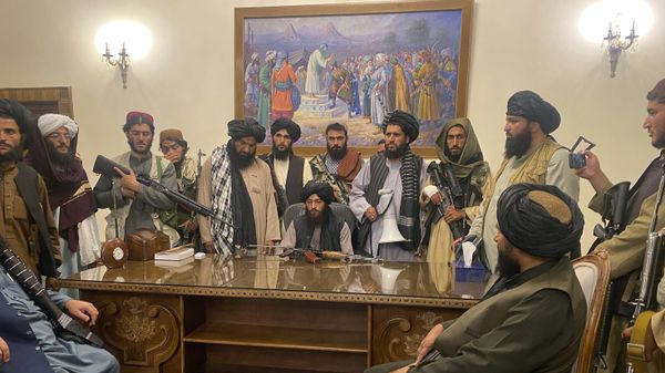 FILE - In this Aug. 15, 2021, file photo, Taliban fighters take control of the Afghan presidential palace after President Ashraf Ghani fled the country, in Kabul, Afghanistan. In the U.S. departure from Afghanistan, China has seen the realization of long-held hopes for a reduction of the influence of a geopolitical rival in what it considers its backyard - Sputnik International