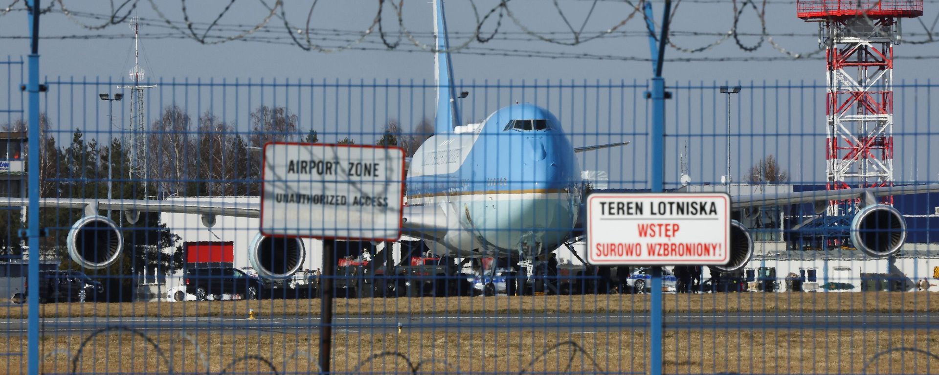 Air Force One lands at Rzeszow-Jasionka Airport as U.S. President Joe Biden arrives to visit Poland, 25 March 2022. Air Force One lands at Rzeszow-Jasionka Airport as U.S. President Joe Biden arrives to visit Poland, 25 March 2022. - Sputnik International, 1920, 25.03.2022