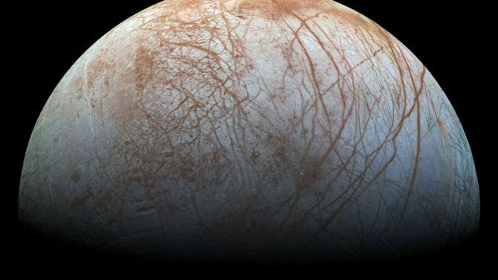 The puzzling, fascinating surface of Jupiter's icy moon Europa looms large in this newly-reprocessed color view, made from images taken by NASA's Galileo spacecraft in the late 1990s. This is the color view of Europa from Galileo that shows the largest portion of the moon's surface at the highest resolution. The puzzling, fascinating surface of Jupiter's icy moon Europa looms large in this newly-reprocessed color view, made from images taken by NASA's Galileo spacecraft in the late 1990s. This is the color view of Europa from Galileo that shows the largest portion of the moon's surface at the highest resolution. - Sputnik International, 1920, 19.04.2022