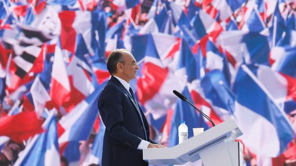 French far-right commentator Eric Zemmour, candidate for the 2022 French presidential election, attends a rally on the Trocadero square, next to the Eiffel Tower, in Paris, France March 27, 2022. - Sputnik International