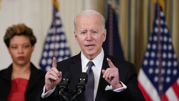 U.S. President Joe Biden announces his budget proposal for fiscal year 2023, as Office of Management and Budget (OMB) Director Shalanda Young listens in the State Dining Room at the White House in Washington, U.S., March 28, 2022. - Sputnik International