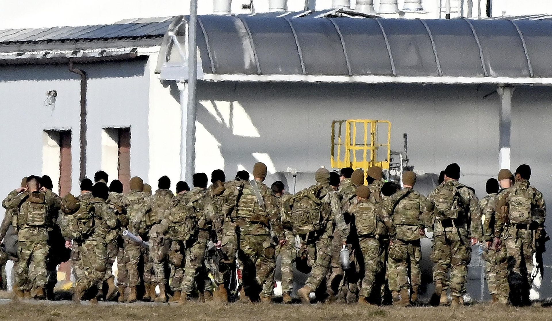U.S. Army troops of the 82nd Airborne Division just after arrival at the Rzeszow-Jasionka airport in southeastern Poland, on Tuesday, Feb. 15, 2022 U.S. Army troops of the 82nd Airborne Division just after arrival at the Rzeszow-Jasionka airport in southeastern Poland, on Tuesday, Feb. 15, 2022 - Sputnik International, 1920, 30.03.2022