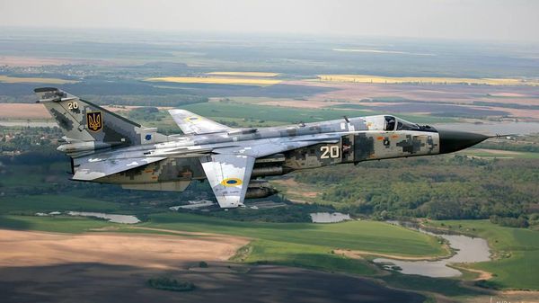 Ukrainian Su-24  - Sputnik International
