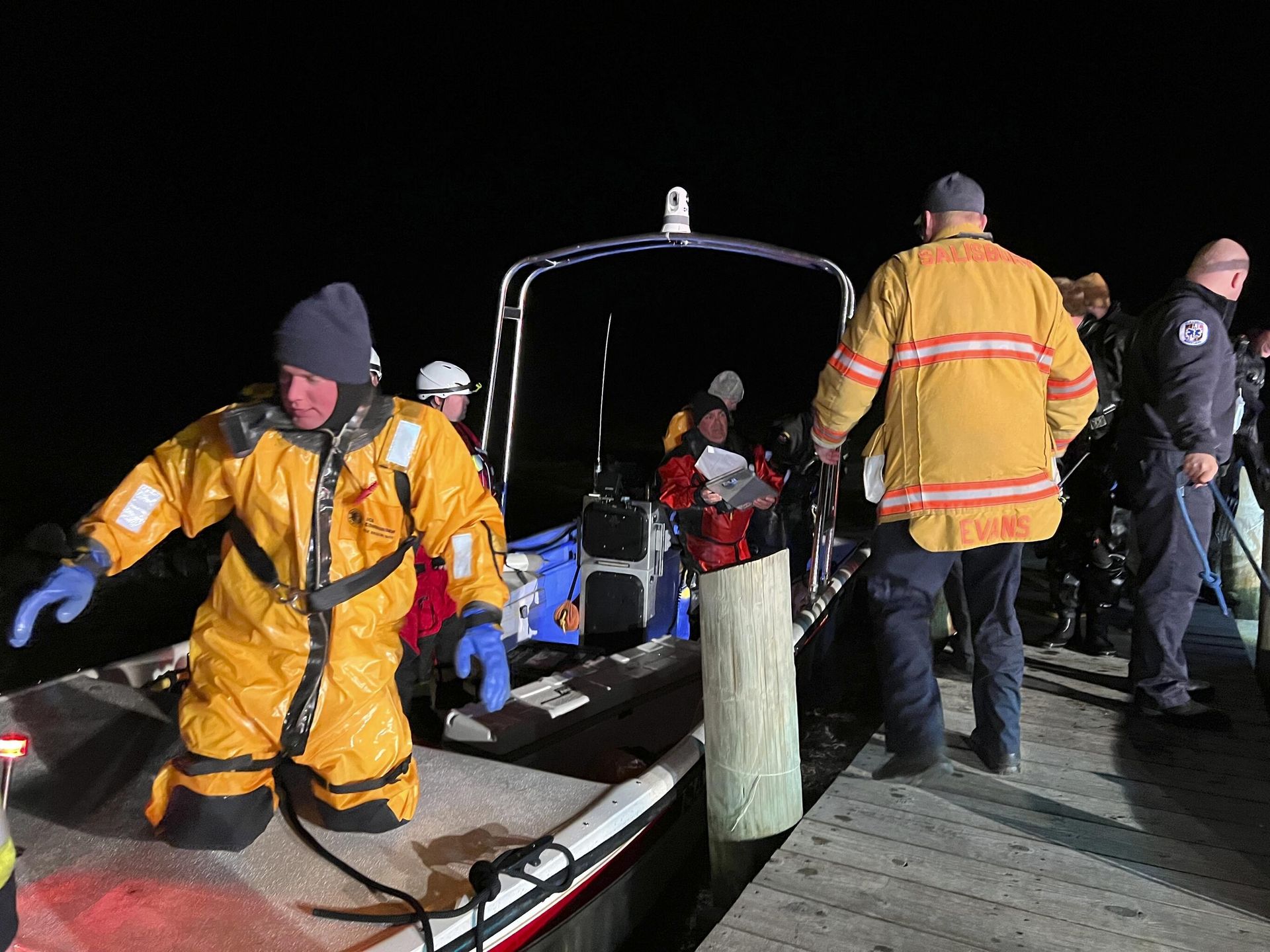In a photo provided by the Ocean City Fire Department, emergency workers take part in a rescue operation after a U.S. Navy E2-D Hawkeye aircraft crashed in waters near the Eastern Shore boundary of Virginia and Maryland, near Stockton, Md., Wednesday, March 30, 2022, killing one person, authorities said. The U.S. Coast Guard rescued two other people. In a photo provided by the Ocean City Fire Department, emergency workers take part in a rescue operation after a U.S. Navy E2-D Hawkeye aircraft crashed in waters near the Eastern Shore boundary of Virginia and Maryland, near Stockton, Md., Wednesday, March 30, 2022, killing one person, authorities said. The U.S. Coast Guard rescued two other people. - Sputnik International, 1920, 01.04.2022
