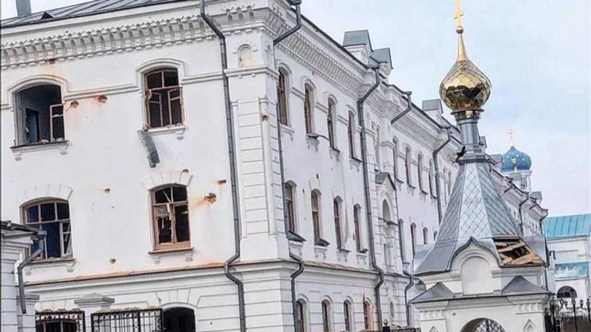 The Svyatogorsk Monastery in Donetsk region, Ukraine after being shelled in March 2022. The Svyatogorsk Monastery in Donetsk region, Ukraine after being shelled in March 2022. - Sputnik International, 1920, 02.04.2022