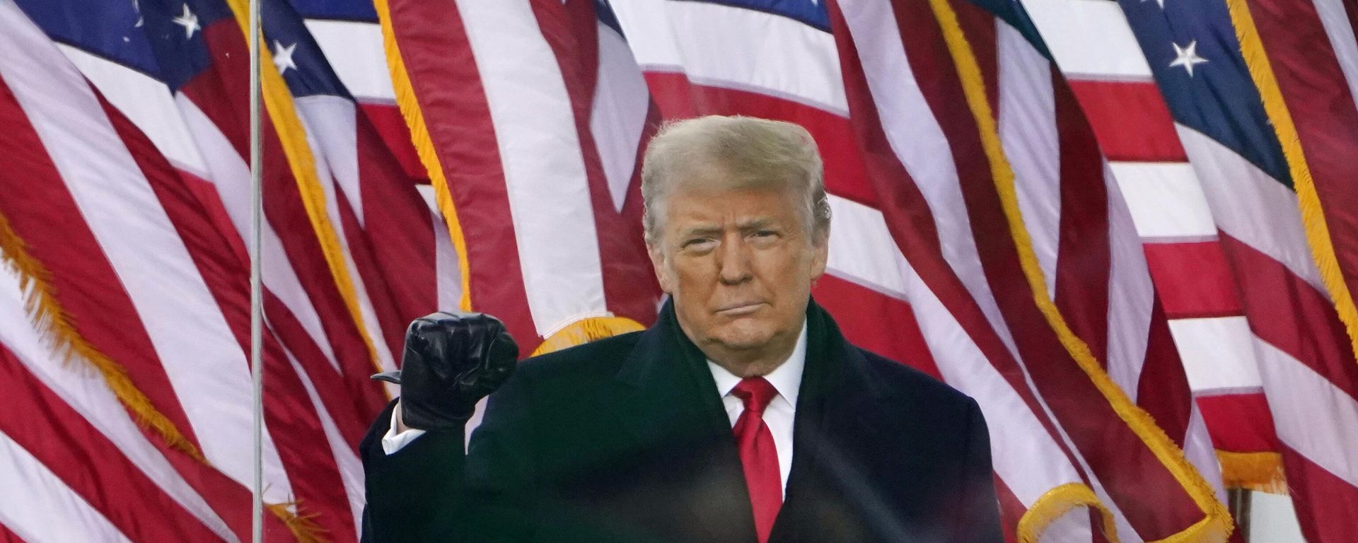 Then-President Donald Trump gestures as he arrives to speak at a rally in Washington, on Jan. 6, 2021. Then-President Donald Trump gestures as he arrives to speak at a rally in Washington, on Jan. 6, 2021. - Sputnik International, 1920, 14.04.2022