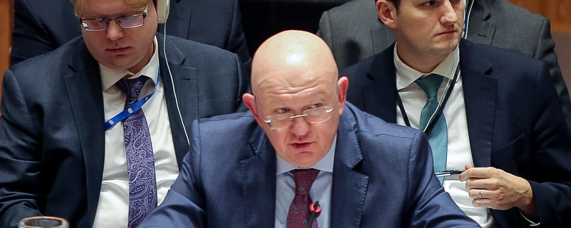 Russia's Permanent Representative to the UN Vasily Nebenzya (center) at a meeting of the UN Security Council - Sputnik International, 1920, 11.04.2023