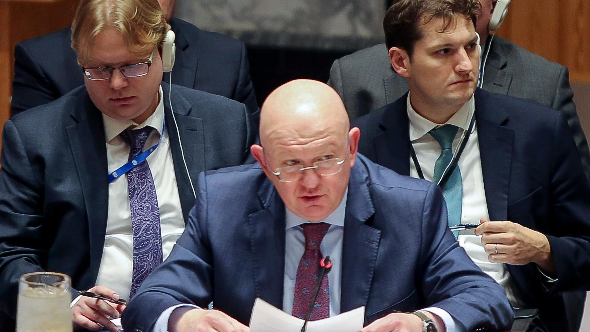 Russia's Permanent Representative to the UN Vasily Nebenzya (center) at a meeting of the UN Security Council - Sputnik International, 1920, 11.04.2023