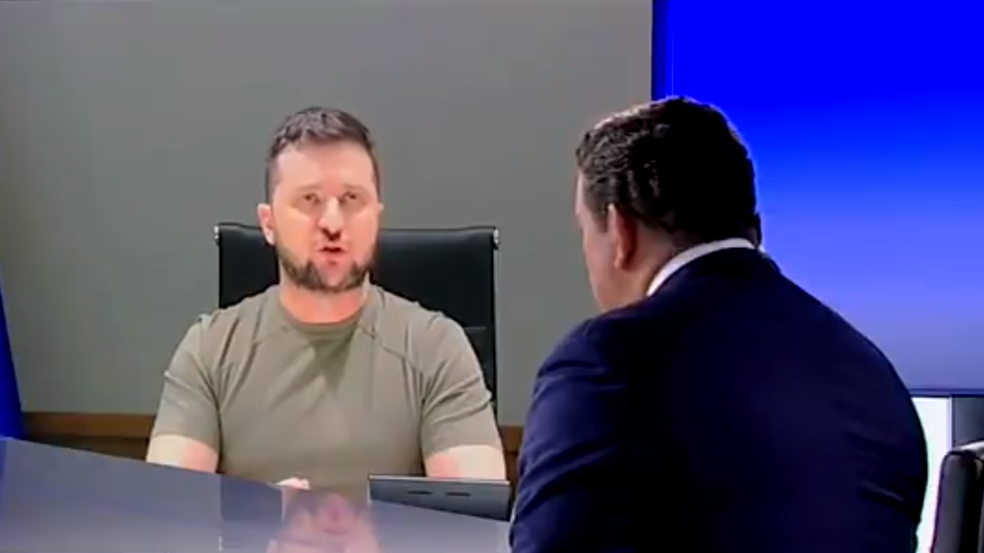 Ukrainian President Volodymyr Zelensky speaks with Fox News reporter Bret Baier in an April 1, 2022, interview Ukrainian President Volodymyr Zelensky speaks with Fox News reporter Bret Baier in an April 1, 2022, interview - Sputnik International, 1920, 04.04.2022