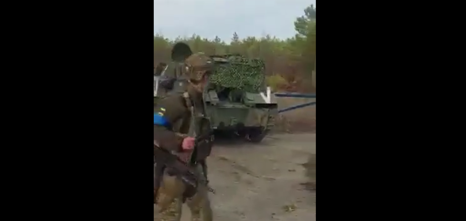 A screenshot of a graphic video, purportedly depicting Ukrainian soldiers killing captured servicemen. - Sputnik International, 1920, 05.04.2022