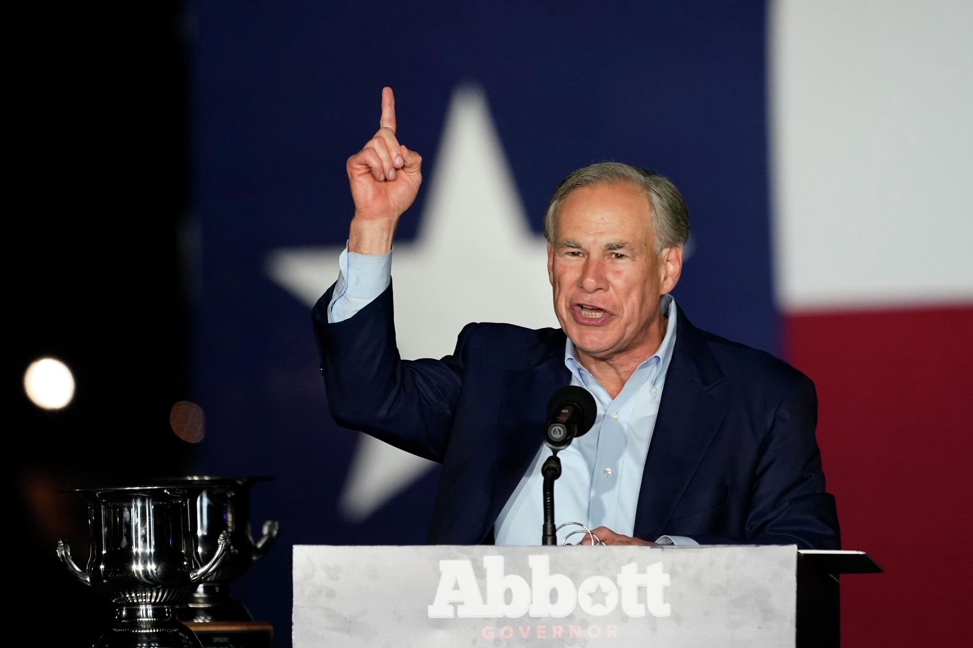 Texas Gov. Greg Abbott speaks during a primary election night event, Tuesday, March 1, 2022, in Corpus Christi, Texas. Texas Gov. Greg Abbott speaks during a primary election night event, Tuesday, March 1, 2022, in Corpus Christi, Texas. - Sputnik International, 1920, 15.04.2022