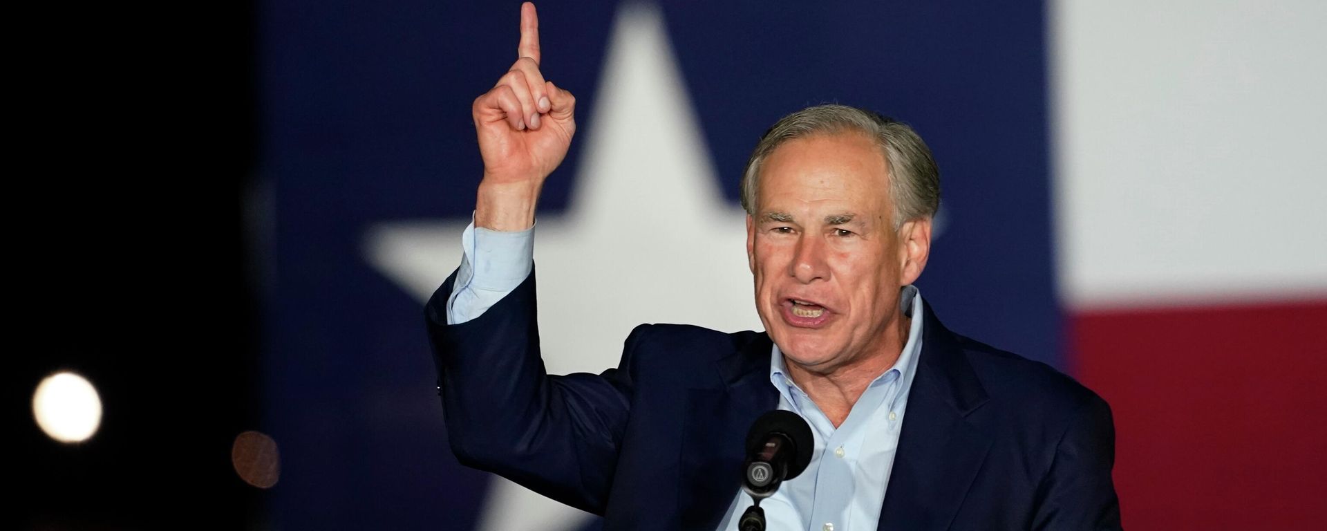 Texas Gov. Greg Abbott speaks during a primary election night event, Tuesday, March 1, 2022, in Corpus Christi, Texas. - Sputnik International, 1920, 06.04.2022