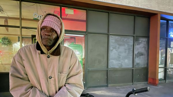 Michael Warner, 61, who says he has been living on the streets for three years, talks about his situation during a one-day count of homeless individuals in Phoenix on Jan. 25, 2022. - Sputnik International