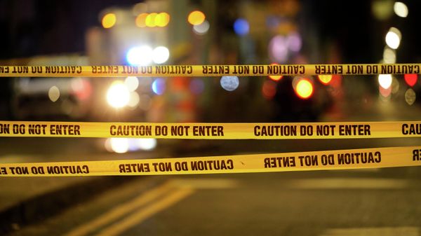 Tape cordons off the area around a shooting in Philadelphia, Wednesday, April 6, 2022. - Sputnik International