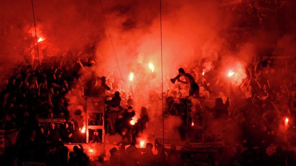 Marseille  fans light flares and cheer during the UEFA Europa Conference League quarter-final second leg football match between Olympique de Marseille (OM) and PAOK Thessaloniki at the Velodrome Stadium in Marseille, southeastern France on April 7, 2022. - Sputnik International