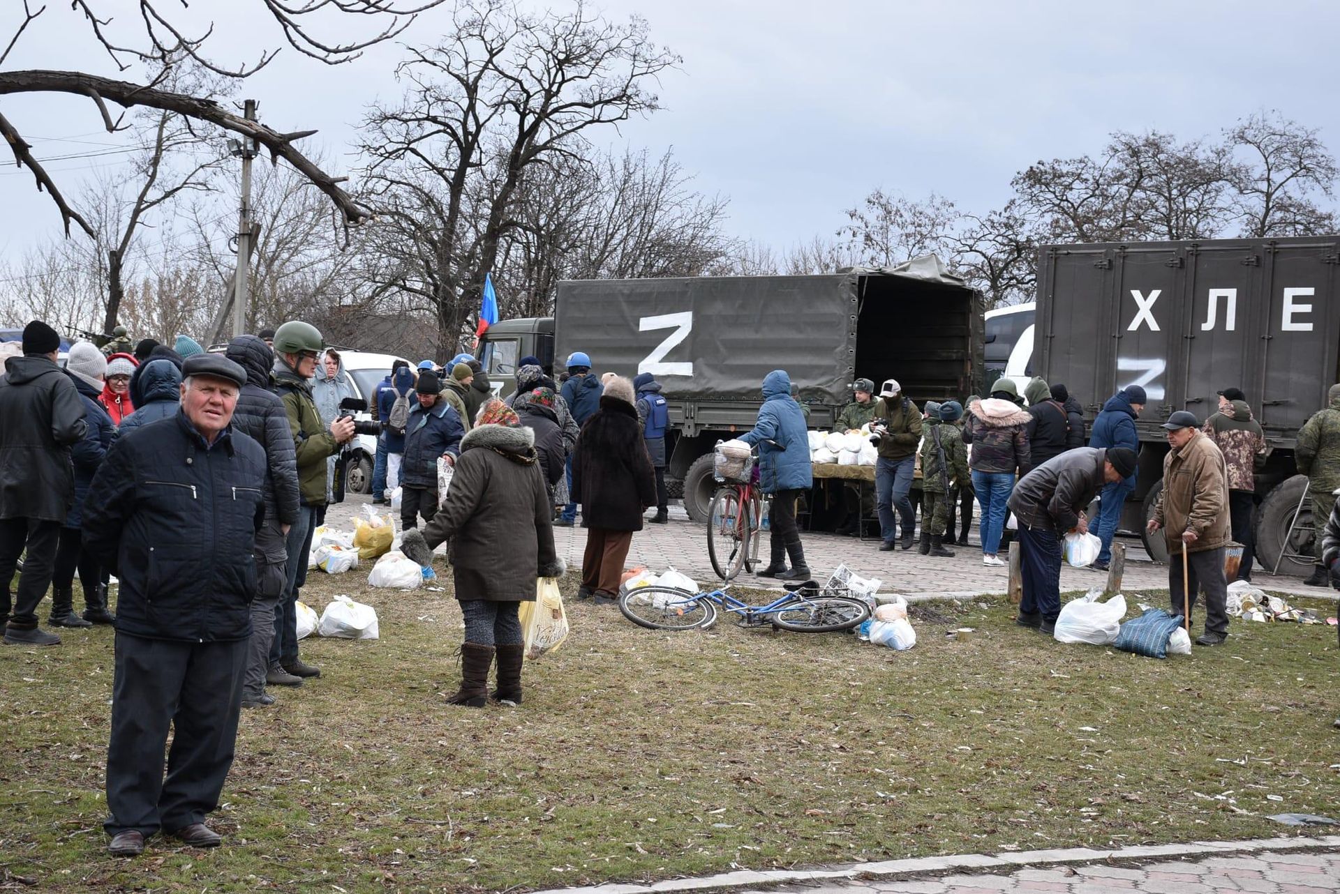 Distribution of humanitarian aid by the Russian Armed Forces in Donbass Distribution of humanitarian aid by the Russian Armed Forces in Donbass - Sputnik International, 1920, 08.04.2022
