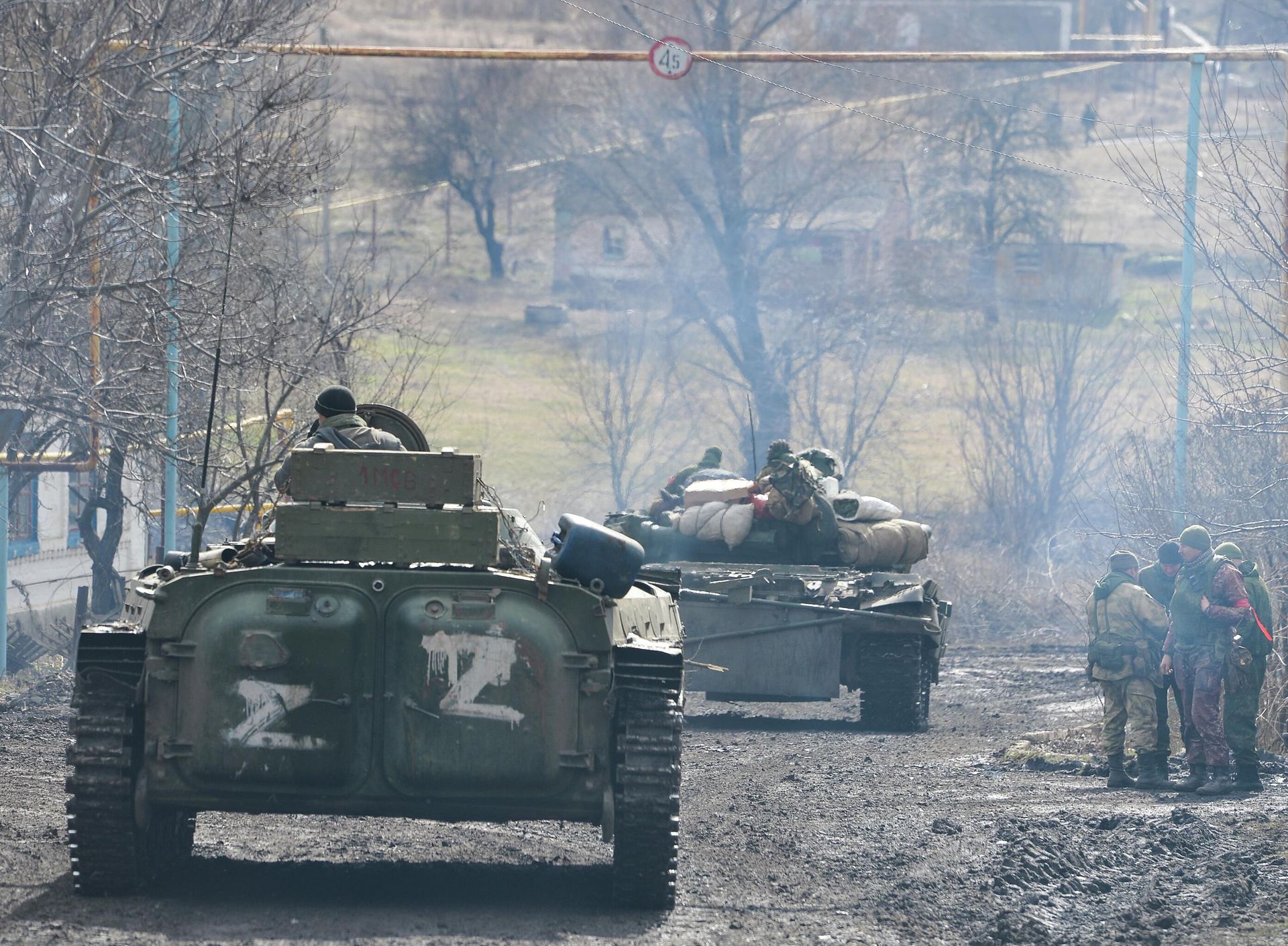 Military hardware is pictured in Bugas, Donetsk People's Republic. Tension began to escalate in Donbass on 17 February, with the Donetsk People's Republic and the Lugansk People's Republic reporting the most intense shellfire in months. Early on 24 February, Russia's President Putin announced his decision to launch a special military operation in response to requests from the leaders of the Donetsk People's Republic and the Lugansk People's Republic. - Sputnik International, 1920, 19.04.2022