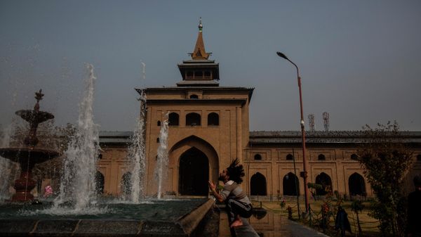 A Kashmiri man performs ablution before prayers outside the Jamia Masjid, or the grand mosque in Srinagar, Indian controlled Kashmir, Nov. 13, 2021. The mosque has remained out of bounds to worshippers for prayers on Friday – the main day of worship in Islam. Indian authorities see it as a trouble spot, a nerve center for anti-India protests and clashes that challenge New Delhi’s sovereignty over disputed Kashmir. For Kashmiri Muslims it is a symbol of faith, a sacred place where they offer not just mandatory Friday prayers but also raise their voice for political rights. - Sputnik International